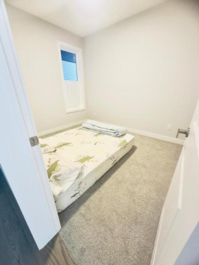 Private room Minutes to Calgary airport YYC, Downtown, Banff